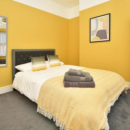 Find A Spacious And Stylish Escape In The City Centre At Sturgess House, Perfect For Longer Stays! Stoke-on-Trent Extérieur photo