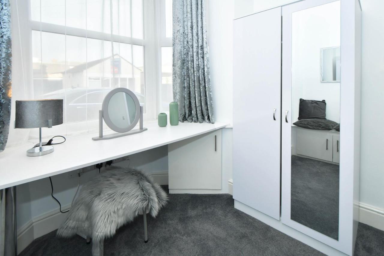 Find A Spacious And Stylish Escape In The City Centre At Sturgess House, Perfect For Longer Stays! Stoke-on-Trent Extérieur photo