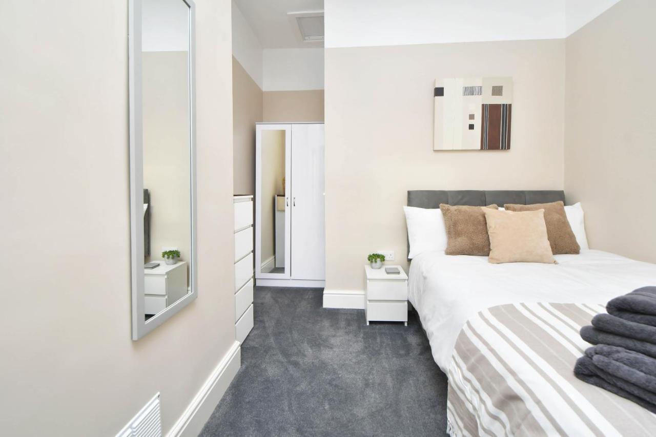 Find A Spacious And Stylish Escape In The City Centre At Sturgess House, Perfect For Longer Stays! Stoke-on-Trent Extérieur photo