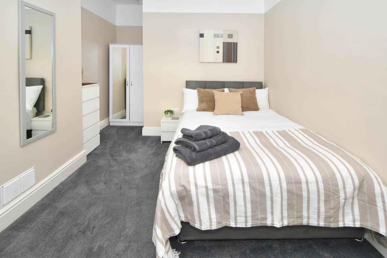 Find A Spacious And Stylish Escape In The City Centre At Sturgess House, Perfect For Longer Stays! Stoke-on-Trent Extérieur photo
