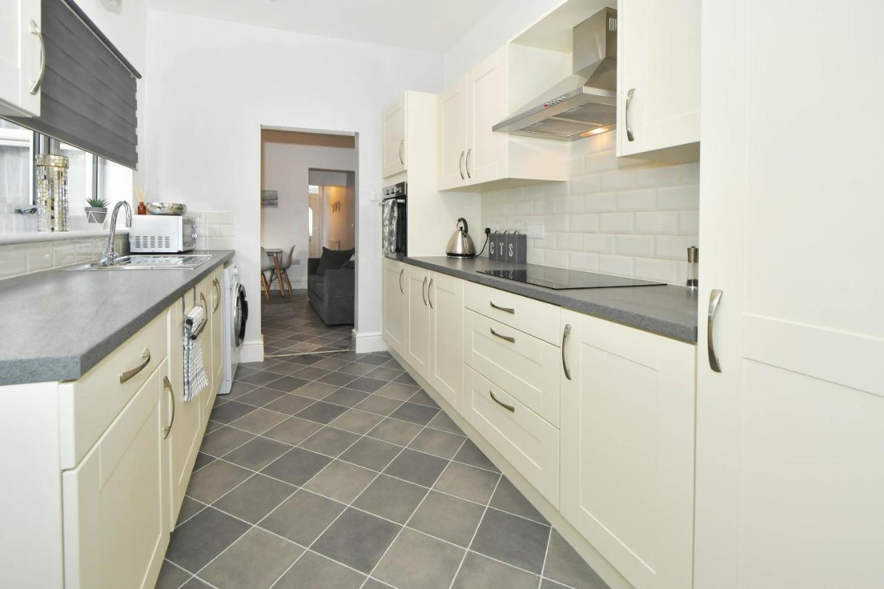 Find A Spacious And Stylish Escape In The City Centre At Sturgess House, Perfect For Longer Stays! Stoke-on-Trent Extérieur photo