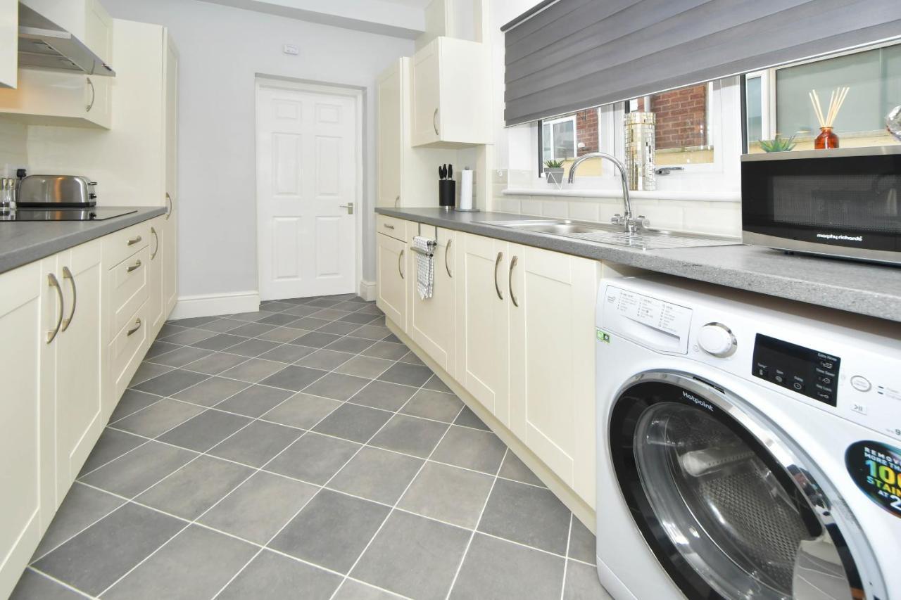 Find A Spacious And Stylish Escape In The City Centre At Sturgess House, Perfect For Longer Stays! Stoke-on-Trent Extérieur photo
