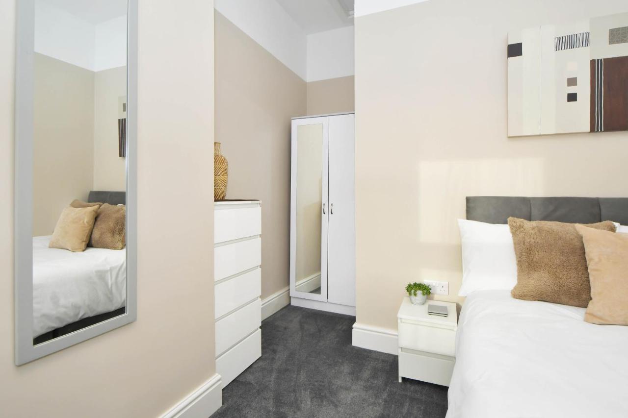 Find A Spacious And Stylish Escape In The City Centre At Sturgess House, Perfect For Longer Stays! Stoke-on-Trent Extérieur photo