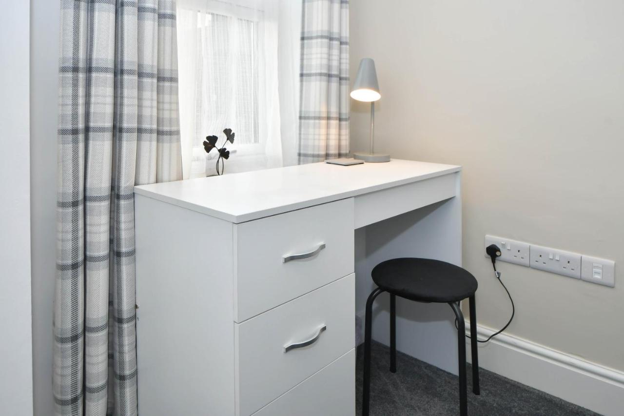 Find A Spacious And Stylish Escape In The City Centre At Sturgess House, Perfect For Longer Stays! Stoke-on-Trent Extérieur photo