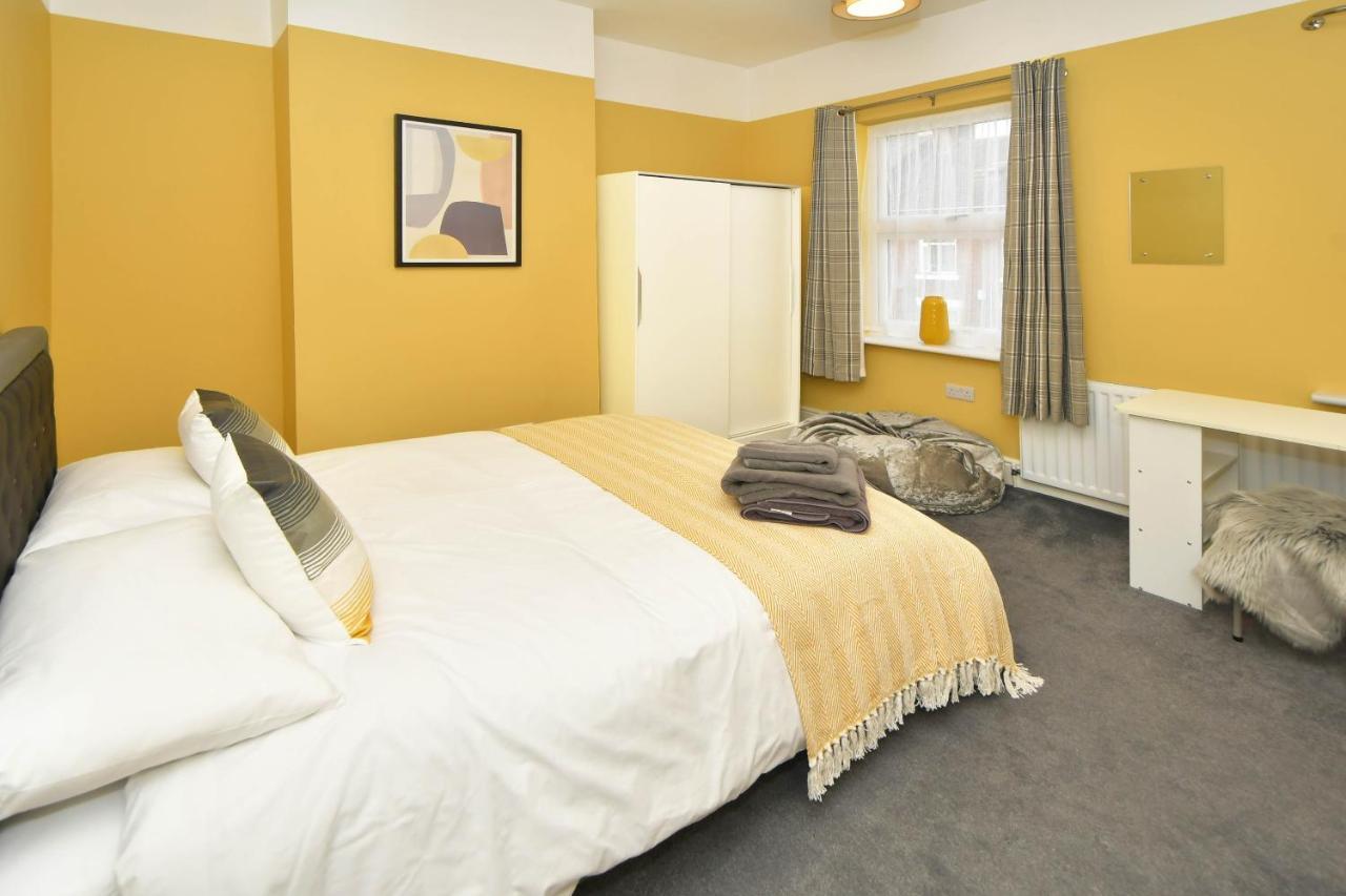 Find A Spacious And Stylish Escape In The City Centre At Sturgess House, Perfect For Longer Stays! Stoke-on-Trent Extérieur photo